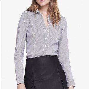 The Essential Shirt (EXPRESS) FOR SALE!! 💙👚